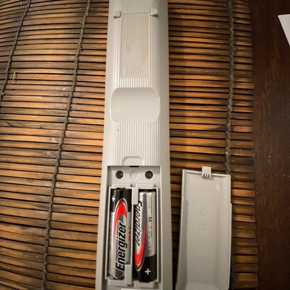 “SONY” RM-D002” TELEVISION REMOTE.. TESTED/WORKS..GREY - Picture 2 of 5